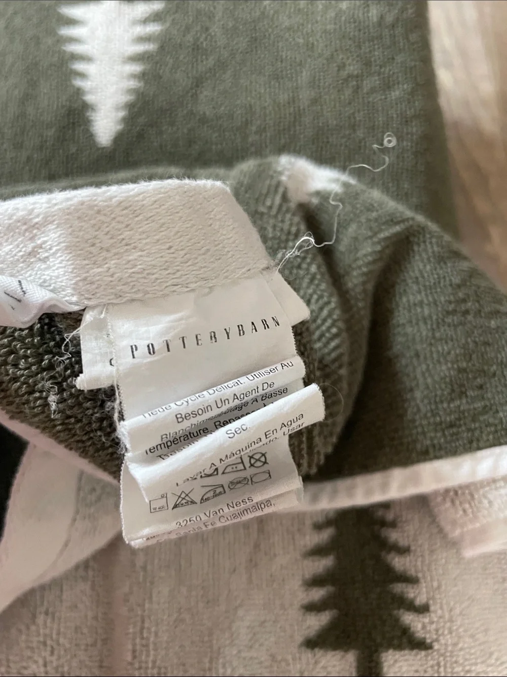 •| pottery barn jacquard towel
